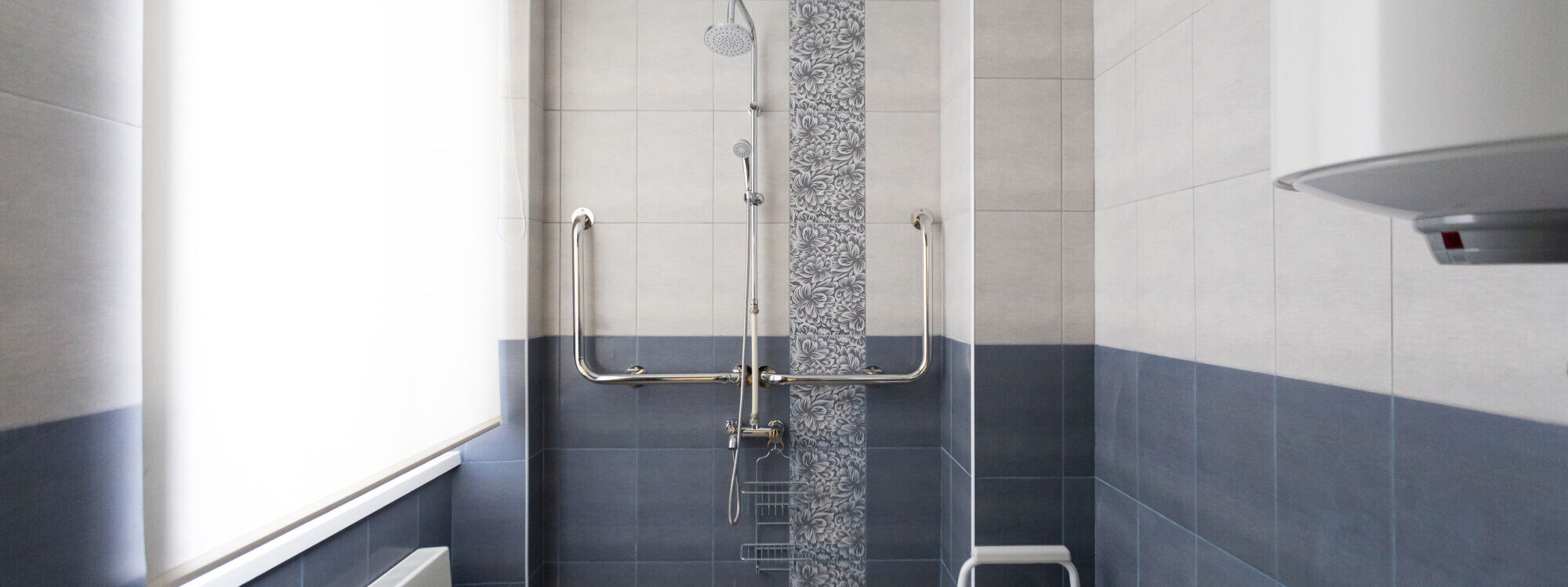 Installation et aménagement de douches PMR sur mesure et sécurisées à Guebwiller et Marlenheim Illzach