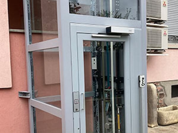 ELEVATEUR_PRIVATIF_MAISONS_LOCAUX_PRO4 600X450 | ED Monte Escaliers Élévateur privatif et ascenseur personnalisé pour maisons et locaux professionnels à Guebwiller près de Strasbourg Gérardmer 0