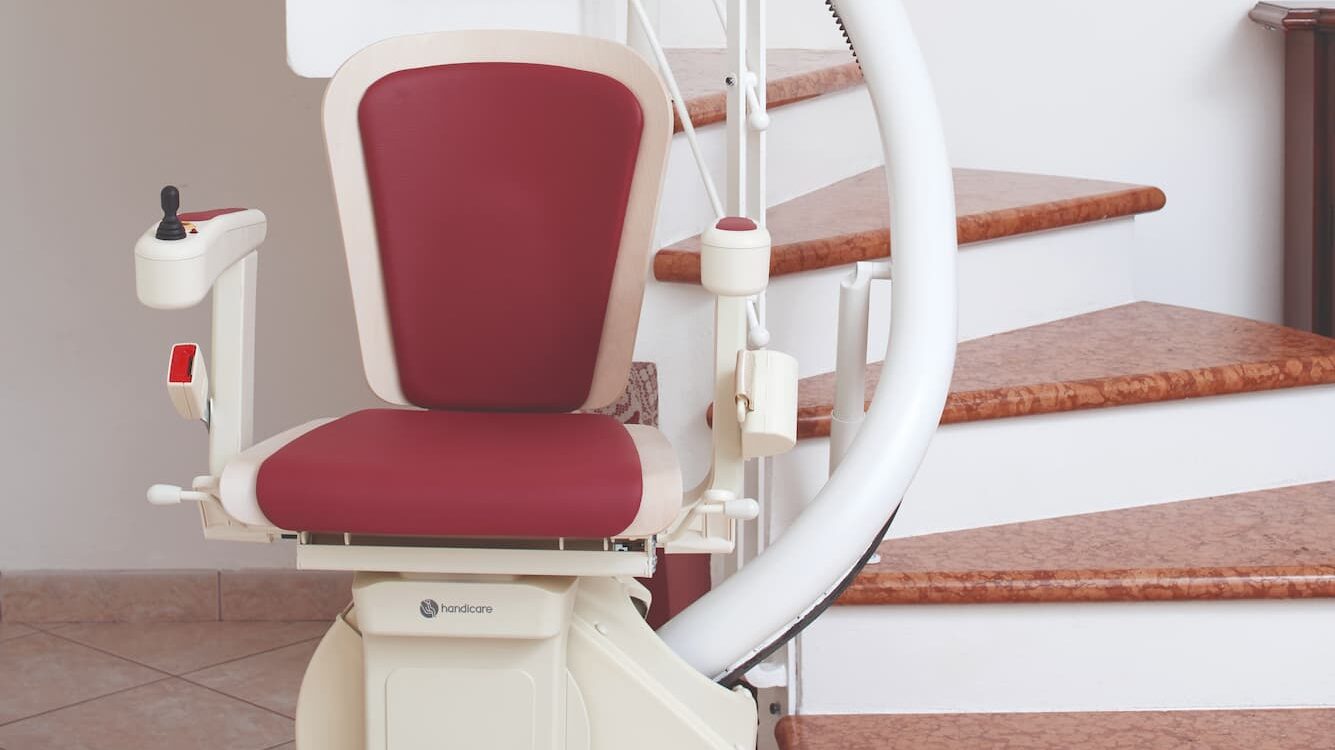 Mon escalier est &eacute;troit ou en colima&ccedil;on : un monte-escalier monorail est-il possible ? Wittelsheim