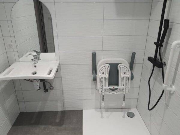 INSTALLATION_AMENAGEMENT_DOUCHE_PMR3 600X450 | ED Monte Escaliers Installation et aménagement de douches PMR sur mesure et sécurisées à Guebwiller et Marlenheim Illzach 0