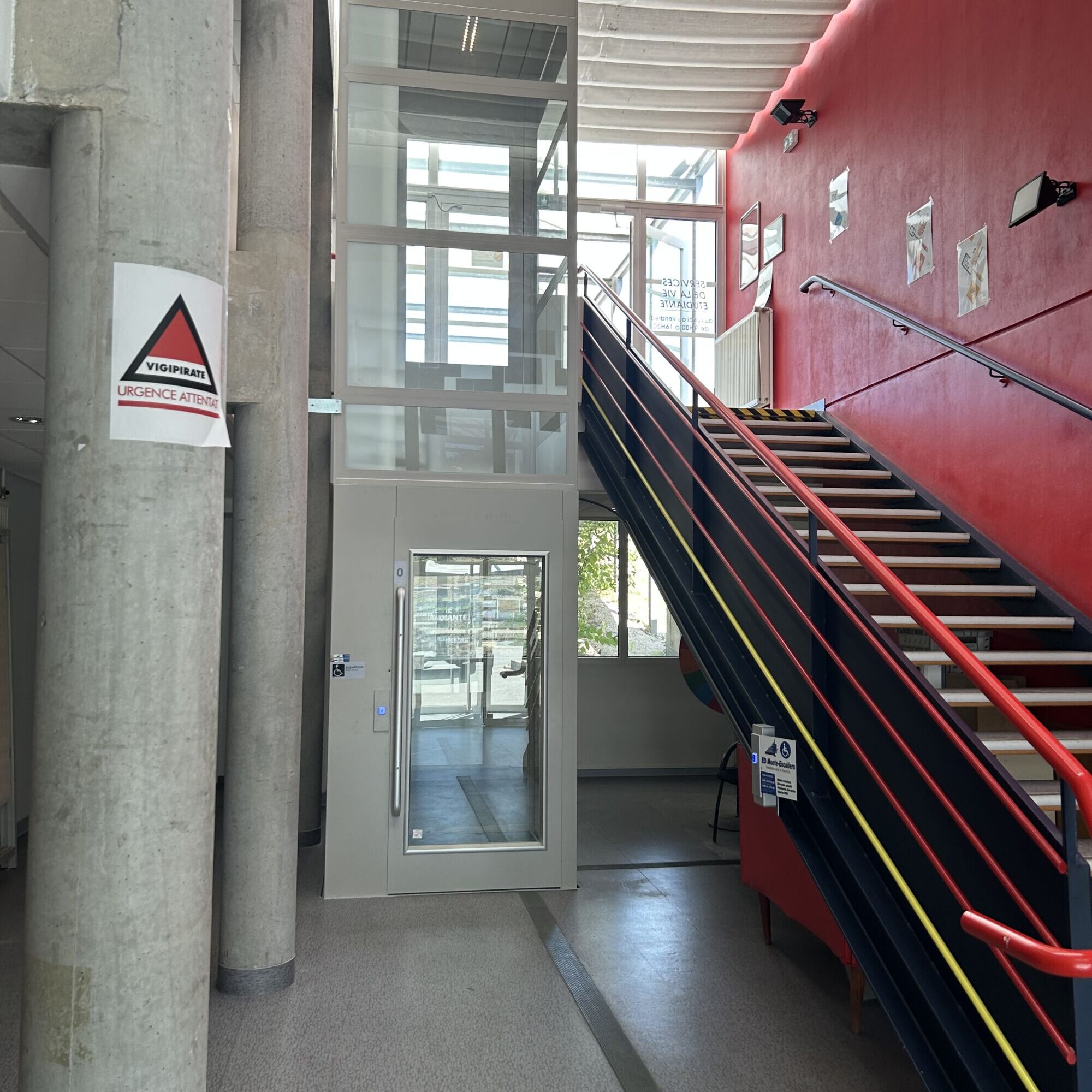 nouvelle installation &eacute;l&eacute;vateur KALEA AU CROUS BESANCON ED MONTE ESCALIERS Pfastatt